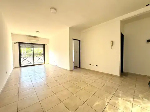 Departamento en alquiler impecable 
