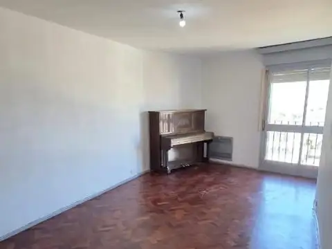 DEPARTAMENTO EN PLENO CENTRO DE MENDOZA  MUY BUENA UBICACION