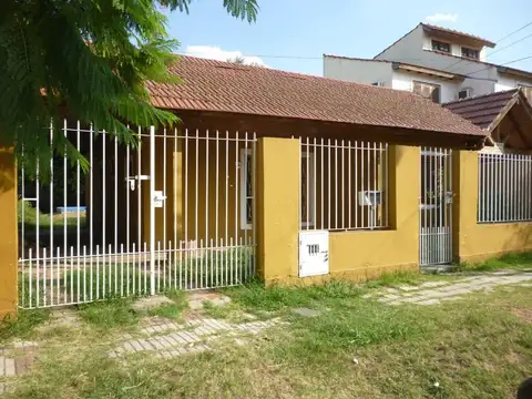 Portugal 1675 e/ Buenos Aires y Florida