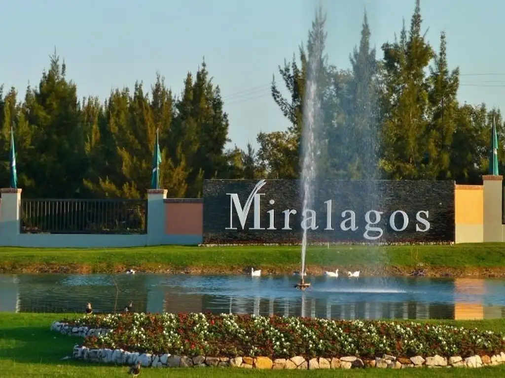 Terreno en Club Miralagos