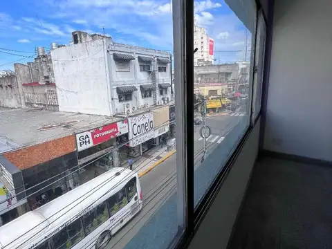 OFICINA EN VENTA EN EL CENTRO DE MORON