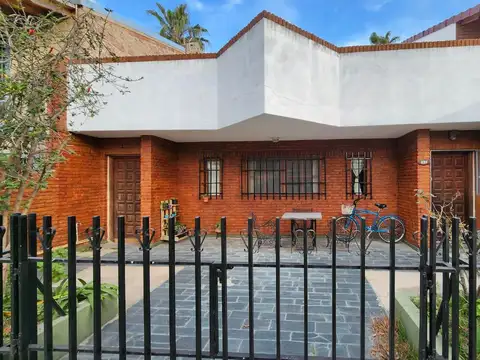 Venta | Amplia Casa | 3 Dormitorios | Granadero Baigorria | Barrio Santa Rita | Apta crédito