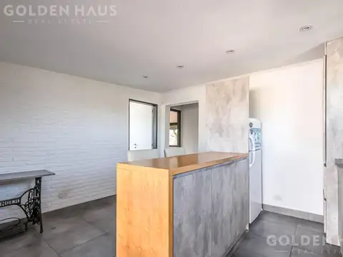 Depto Tipo Casa en Venta en Chacarita, USD 115.000