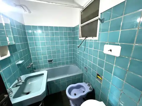 Av. Corrientes al 700