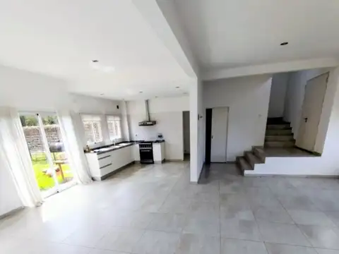 Casa en Alquiler en El Jaguel, USD 1.200
