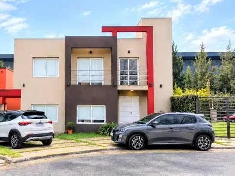 CASA BARRIO PRIVADO JORGE NEWBERY