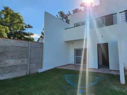 Casa en Venta en Barrio Parque Leloir, USD 195.000