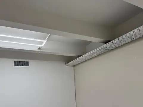 Oficina 4 ambientes con 2 baños