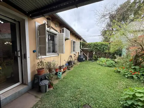 CASA AL FRENTE-