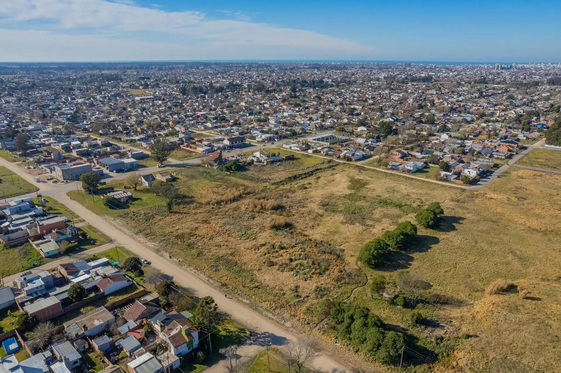Lote en esquina cercano a Ruta 226