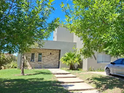Casa en venta de 5 ambientes en el Barrio Puerto, El Canton, Escobar, GBA Norte
