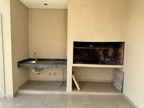Casa 4 ambientes con 3 baños