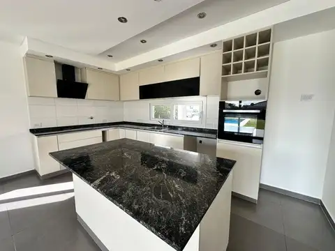 Casa 4 ambientes en Santa Ines