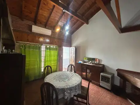 Depto Tipo Casa 3 ambientes con 2 baños
