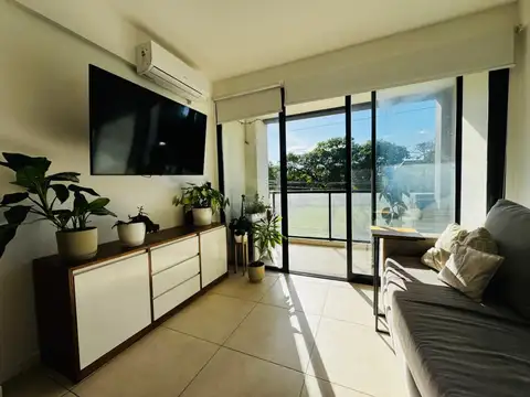 Departamento en Florisbelo Acosta 3800 de dos ambientes con dos cocheras