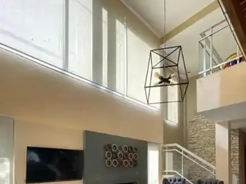 Casa 5 ambientes con 4 baños