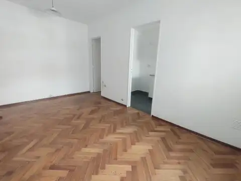 AV PELLEGRINI  al 2300