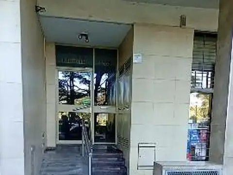 AV PELLEGRINI  al 2300