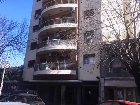 DEPARTAMENTO - SEMIPISO 3 ambientes con doble cochera cubier