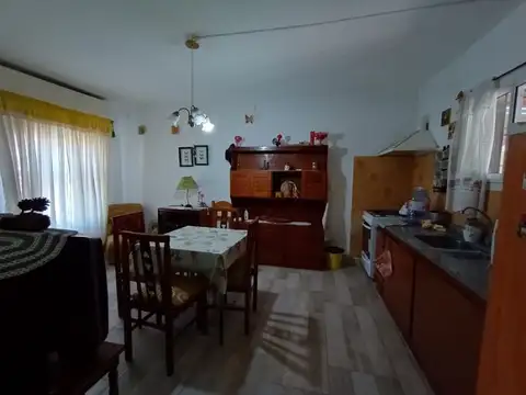 Casa 3 ambientes con 1 baño