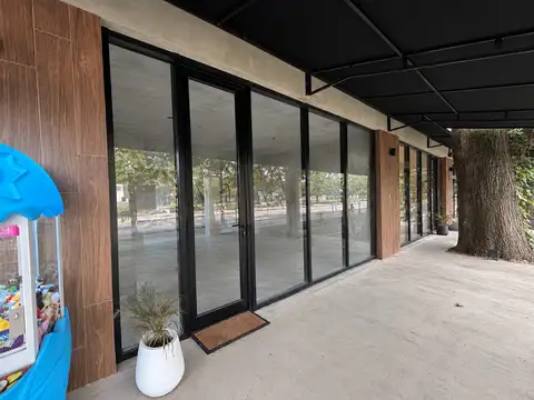 Local de 64mt2 en alquiler - Paseo Comercial Jardines de Ranelagh