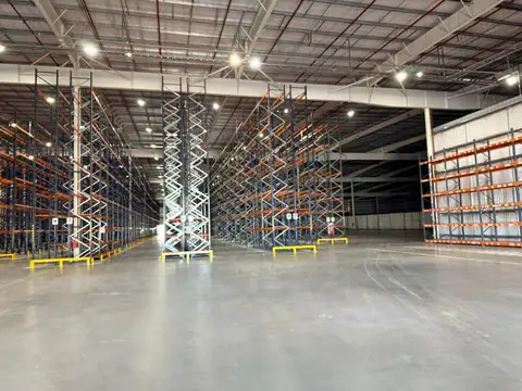 NAVE LOGÍSTICA AAA EN ALQUILER | ÁREA DE PROMOCIÓN EL TRIÁNGULO