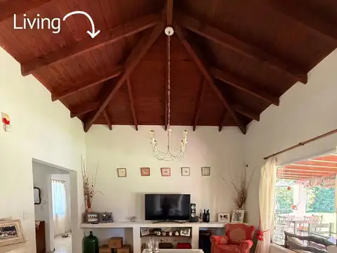 Casa 6 ambientes con 2 baños