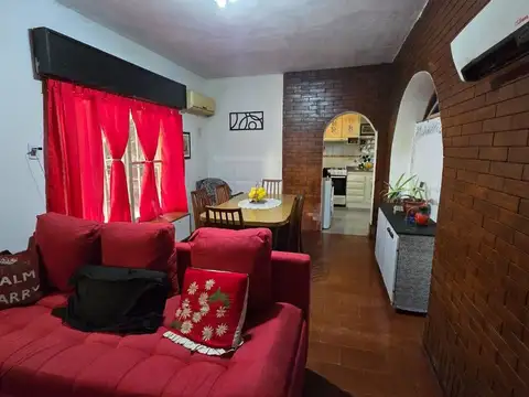 Casa 4 ambientes con 1 baño