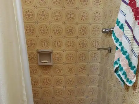 Venta casa 3 ambientes en Banfield