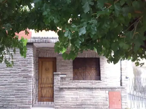 Venta casa 3 ambientes en Banfield