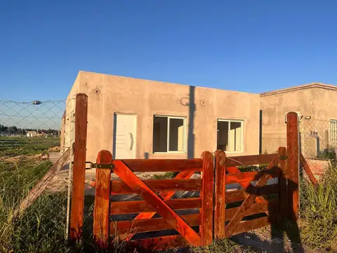 Casa 3 ambientes con 1 baño