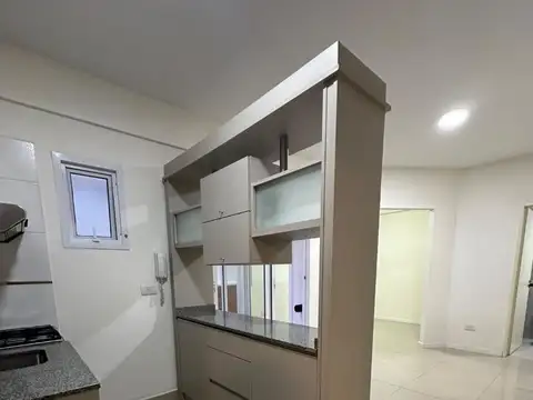 Depto Tipo Casa en Alquiler en Monte Castro, $ 690.000