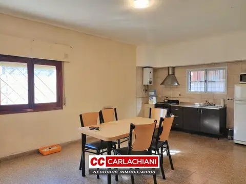 Casa 5 ambientes con 2 baños