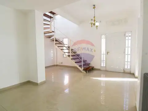 Depto Tipo Casa 4 ambientes con 3 baños