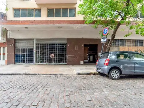Depósito con cochera en venta V. Gral Mitre 1726m2