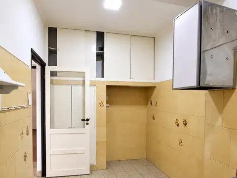 Balcarce al 200 departamento de pasillo a reciclar