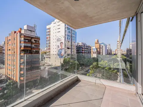 Oficina en venta a estrenar con balcón al frente sobre Av del Libertador y Echeverria.