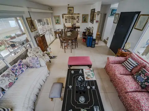 Casa en Venta con 3 cocheras
