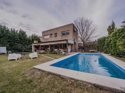 VENTA CASA 4 AMBIENTES BARRIO SAN LUCAS MASCHWITZ