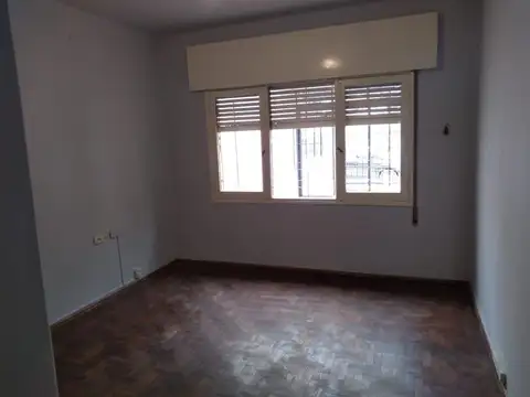 VENTA CASA TRES DORMITORIOS Bº VILLA CENTENARIO