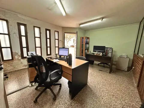 GALPÓN AMPLIO - IDEAL PARA TALLER O MECÁNICA