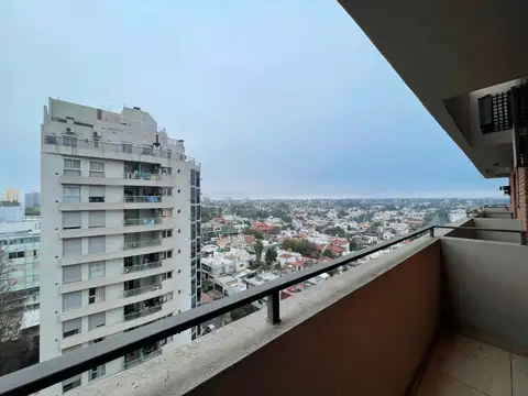 Departamento en Alquiler! Sobre Bv San Juan!