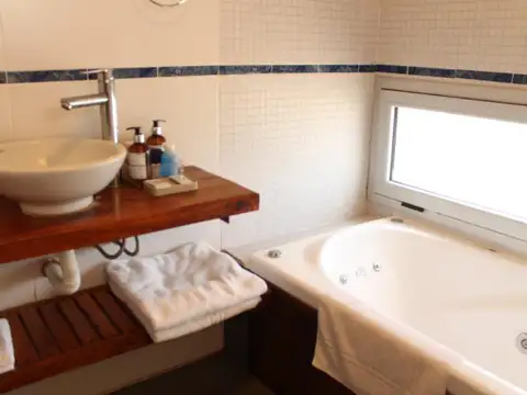 Hotel en Alquiler en Santa Clara del Mar, USD 2.750