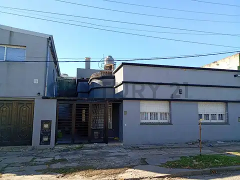 Venta en Bloque: Casa y Departamento