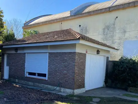 VENTA LOTE 930M2 CON CASA  4 AMBIENTES– IDEAL COMPLEJO, GALPÓN O INVERSIÓN