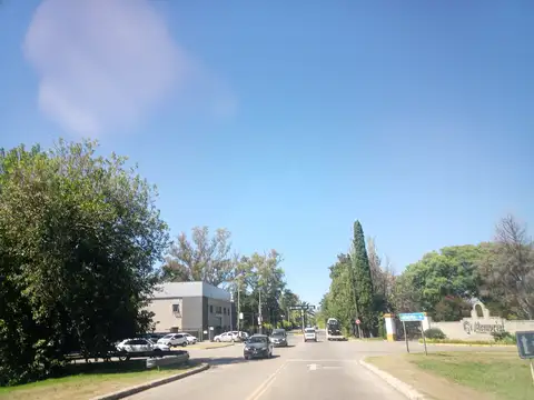 Joaquín V. Gonzalez y Las Acacias 200