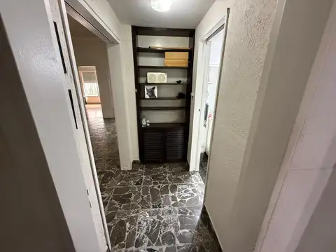 Depto Tipo Casa en Alquiler con 1 cocheras