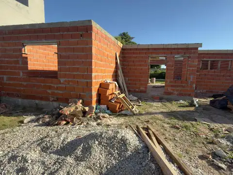 Casa 3 ambientes con 1 baño