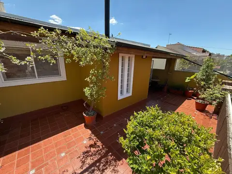 VENTA CASA de 6 amb Ramos Mejía ideal dos familias