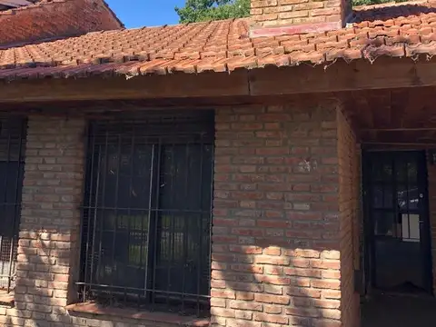 JOSE MARMOL - lote con construcción a demoler